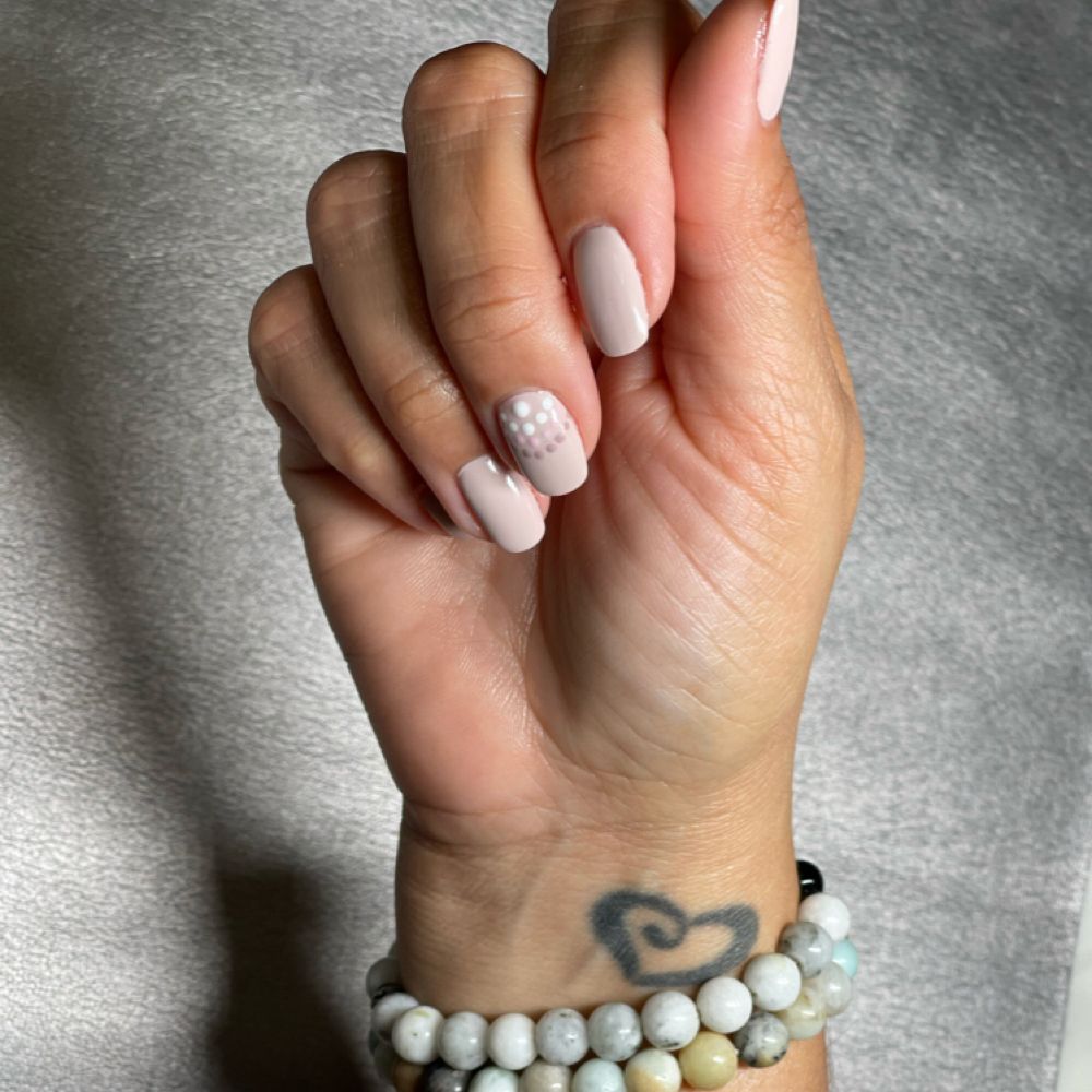 Soft pink manicure by Serene Studio